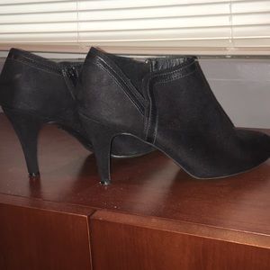 Dexflex comfort heeled booties
